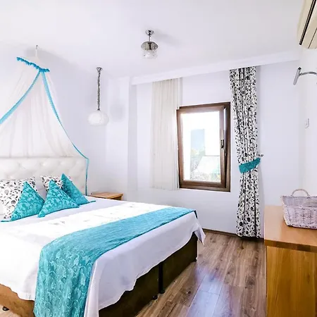 Alanya Sleeps 4 Pool Air Con Wifi