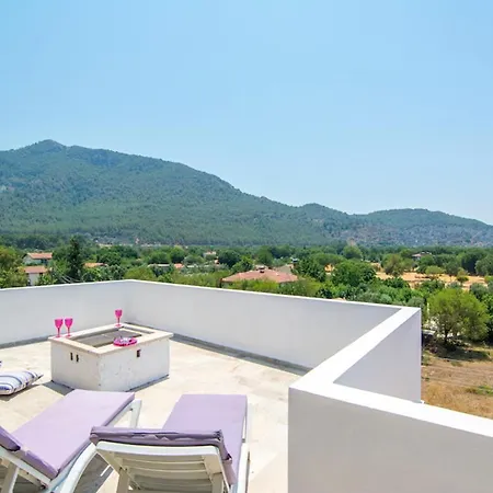 Alanya Sleeps 4 Pool Air Con Wifi